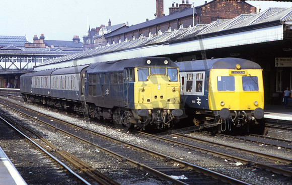 31219 & M53652 (Cat No DJC31219) at Nottinghma Midland David James Collection