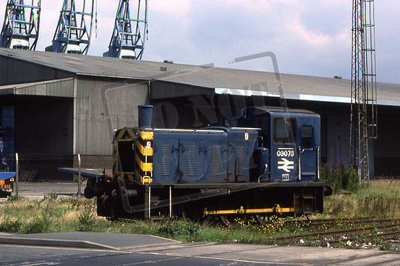 03073UN BIRKENHEAD DOCKS 10-8-1977