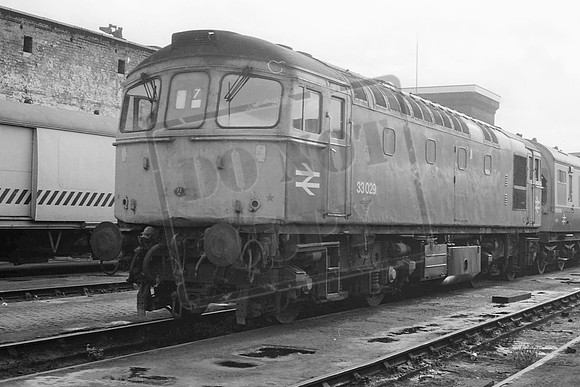 33029TTP STEWARTS LANE 27-10-1990 COLIN MARSDEN