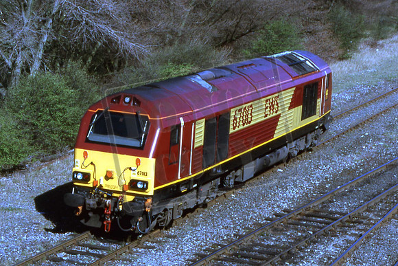 67013JB TYNE YARD 16-04-2002 JIM BINNIE