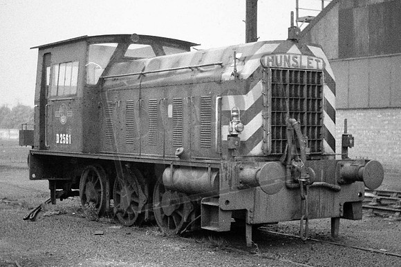 2561 TTP D2561 DONCASTER WORKS JULY 1963