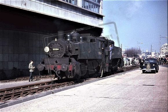 30064 & 30073 UNS30064B SOUTHAMPTON DOCKS 20-3-1963