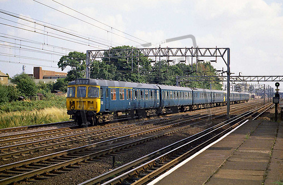 310063UN SOUTH KENTON 15.35 EUSTON - BLETCHLEY