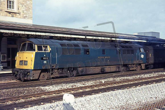 1009UN D1009 WESTERN INVADER AT SWINDON ON DOWN PARCELS 20-10-76
