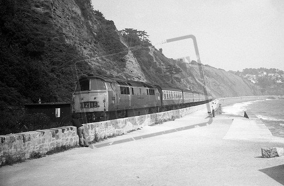 1070 TTPB D1070 GAUNTLET DAWLISH SEA WALL 1Z15 FROM PLYMOUTH. 28-8-1969 DENNIS TUFFREY
