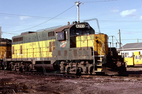 4293 CNW GP7 APPLETON WI. MAY 9TH 1984