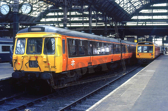 303067 (Cat No UN303067) Manchester Piccadilly