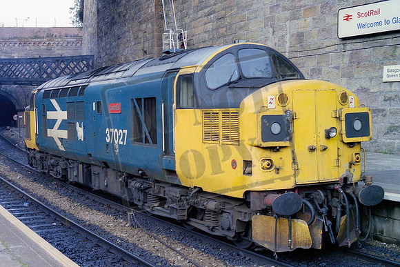 37027 LOCH EIL (Cat No MSP37027C) Glasgow Queen Street 20-09-1986 Mike Spencer 019
