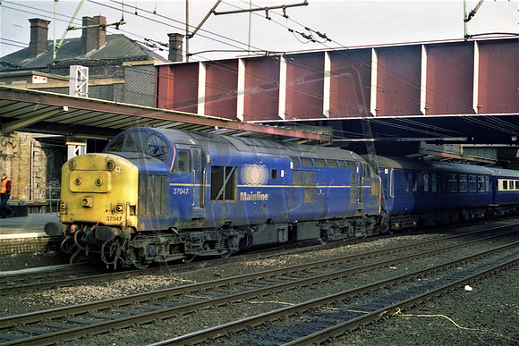37047 UNB AT CREWE