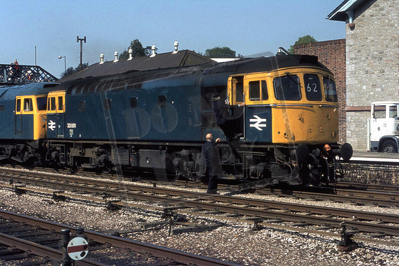 33001 (Cat No UN33001) Totnes 15-05-80