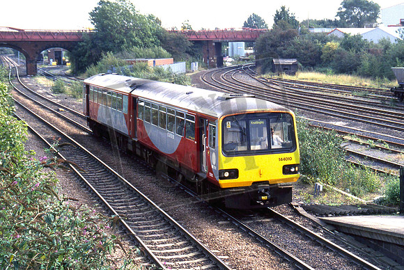 144010 (Cat No UN144010) Knottingly 15-09-2004