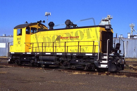 82 SW1200 RVT82 ROGUE VALLEY TERMINAL RR. White City, Or. 28-06-21 George Fernandes