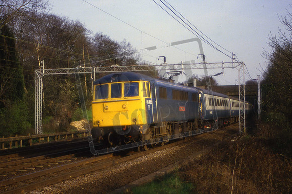 86102 ROBERT A RIDDLES (Cat No KM86102) Gypsy Lane bridge, North of Watford Tunnels.