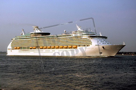 NAVIGATOR OF THE SEA Royal Caribbean International. Southampton 28-04-2007