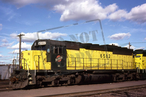 6582 CNW6582 SD45 ALTOONA, WI. 4TH SEPT 1986 ROBERT LARSON