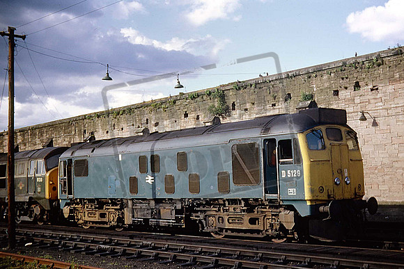 5129 & 6130 (Cat No UN5129) Perth 1971