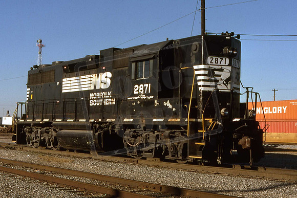 2871 NS2871 NORFOLK SOUTHERN GP38AC KANSAS CITY, MO. NOV 27TH 1999 KEN CHURCH