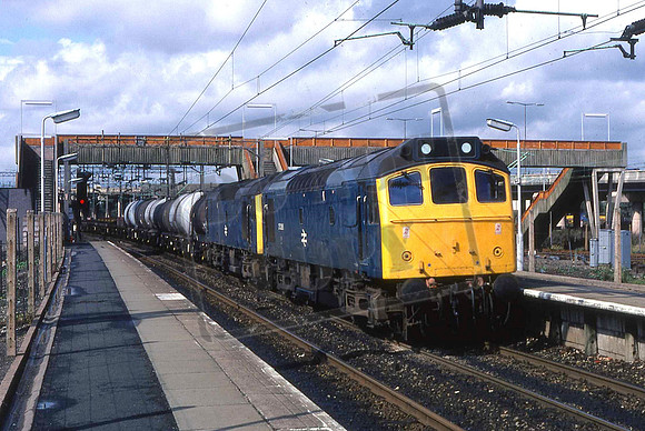 25286 & 25262 (Cat No UN25286) Bescot 1981