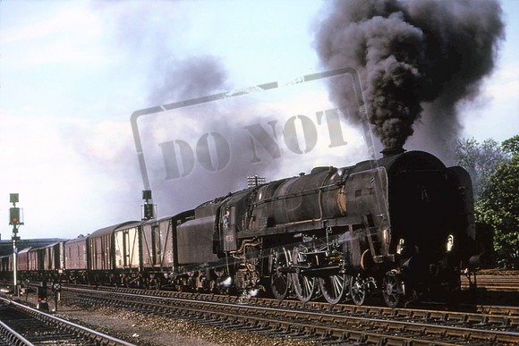 70005 UNS 7P6F 4-6-2 Britannia 1960s