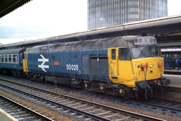 50025 INVINCIBLE (cat No MSP50025) Reading 24-05-1986 Mike Spencer 007