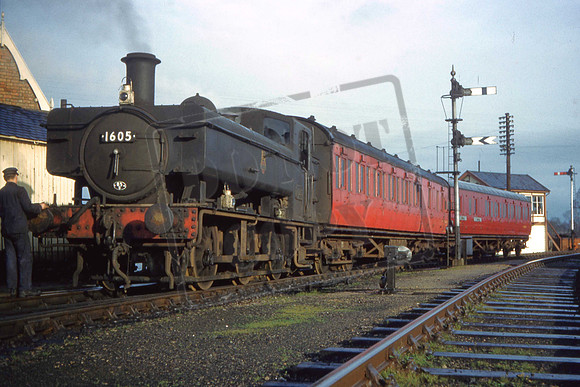 1605 (Cat No UNS1605) Pannier Tank Coaley Junction on a down Dursley branch working C1960