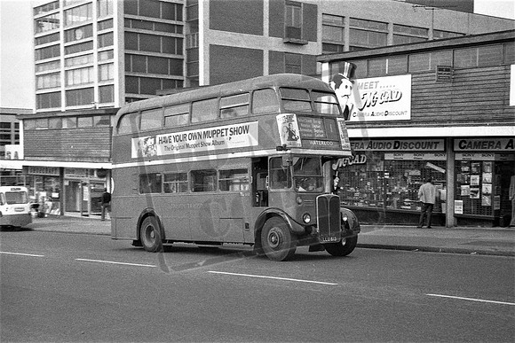 LLU613 LONDON TRANS AEC REGENT 3 WEYMANN RT3254 18-7-1977
