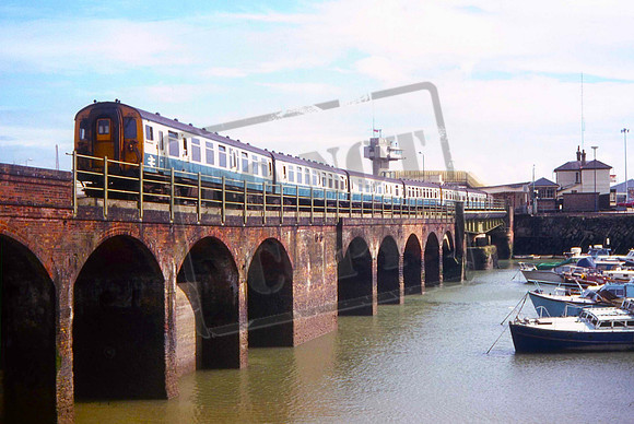 1620 EMU (Cat No EMU1620) Class 411 Folkestone Harbour 1985