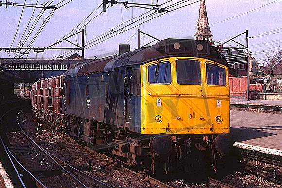 25215 (Cat No UN25215) Guide Bride 1981