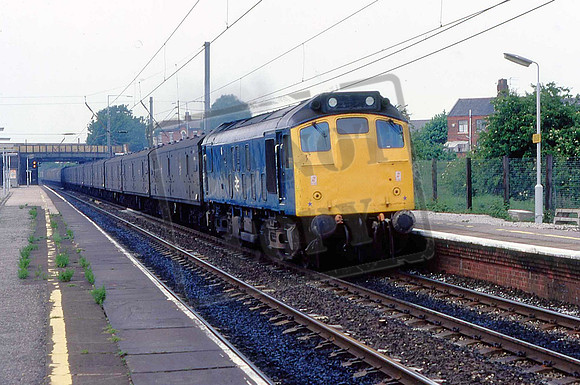 25042 (Cat No UN25042) Leyland 1983